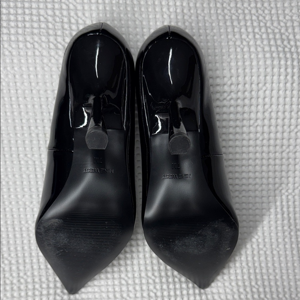 Nine West Black Patent Pointed Pumps - Size 7 - Picture 4 of 5